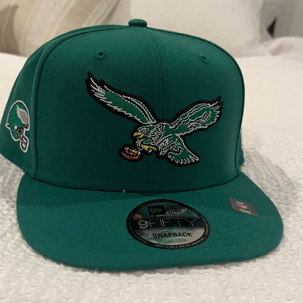 Kelly green eagles new era snap back
